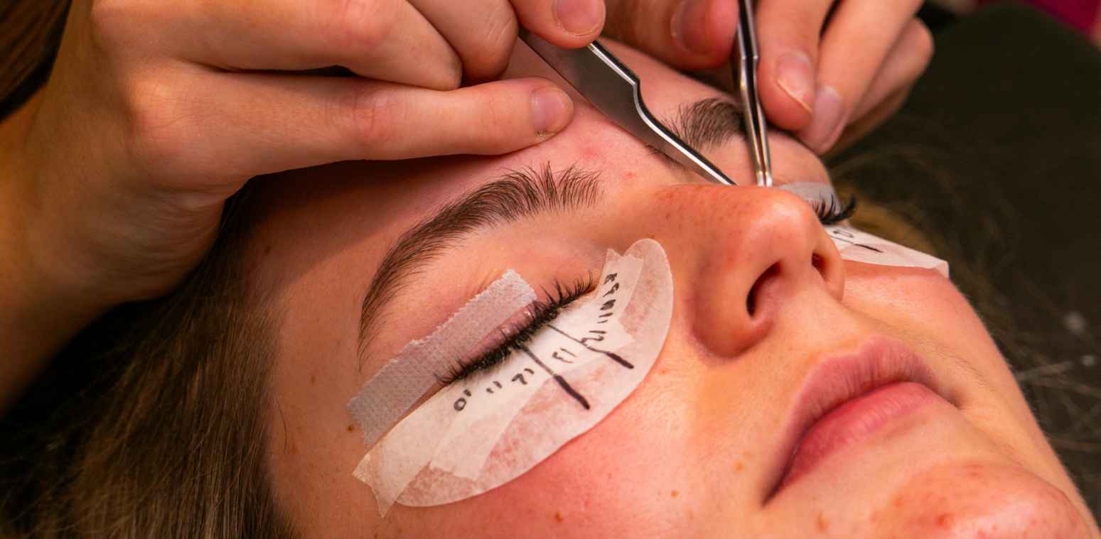eyelash lamination during pregnancy
